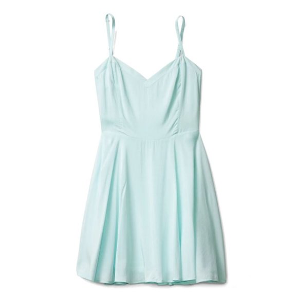 Aritzia Dresses & Skirts - Talula Lipinski Dress
